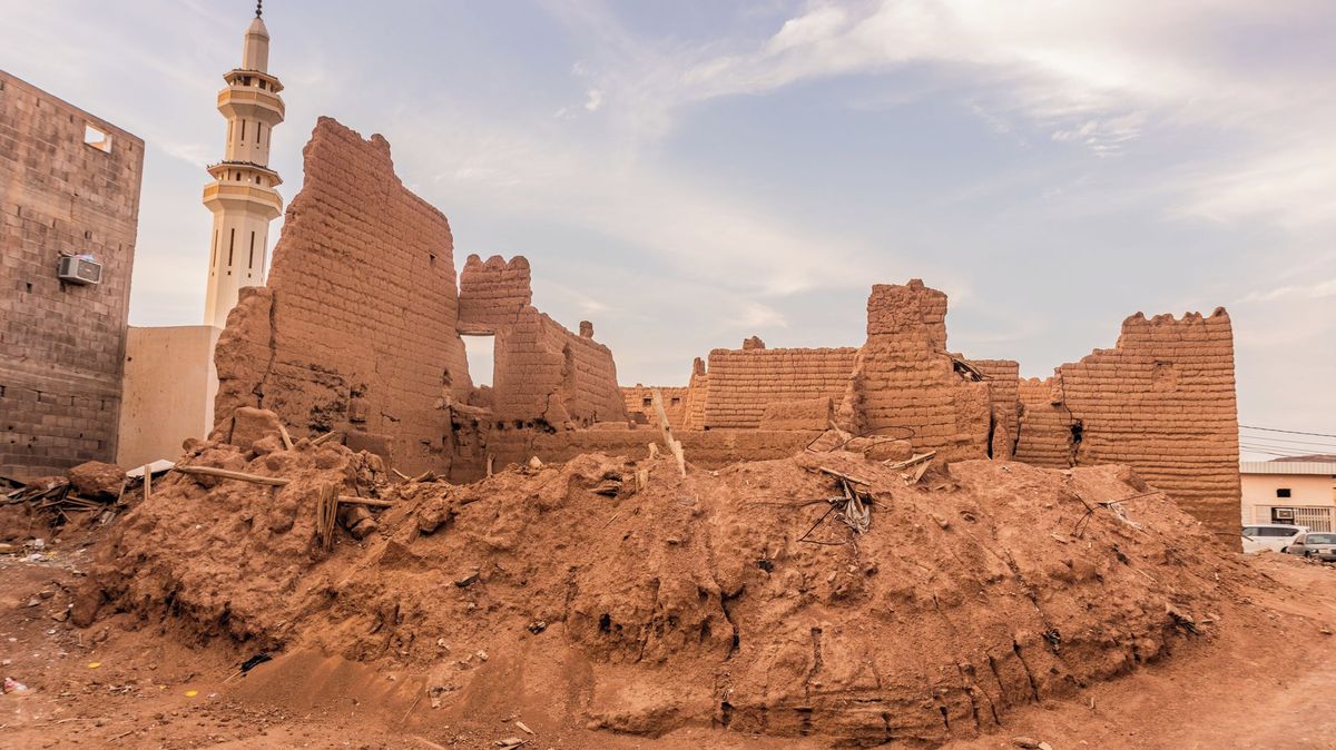 „Nikdo nás neřeší.“ Čeští turisté uvízli v Saúdské Arábii i s letadlem